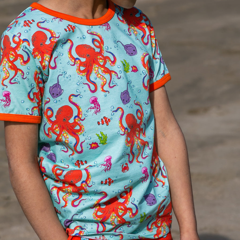 Octavia the Bubble Maker | Tee