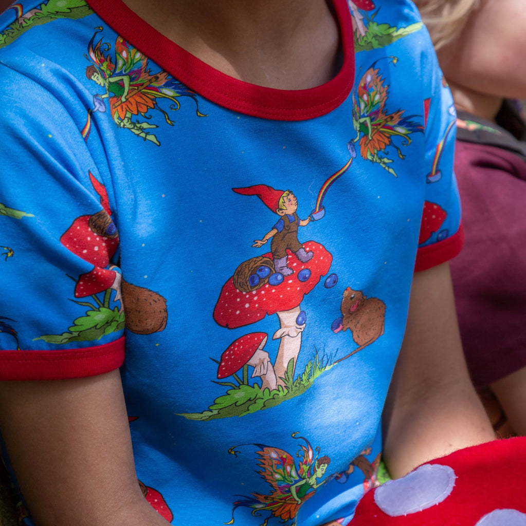 Basil the Curious Gnome | Tee