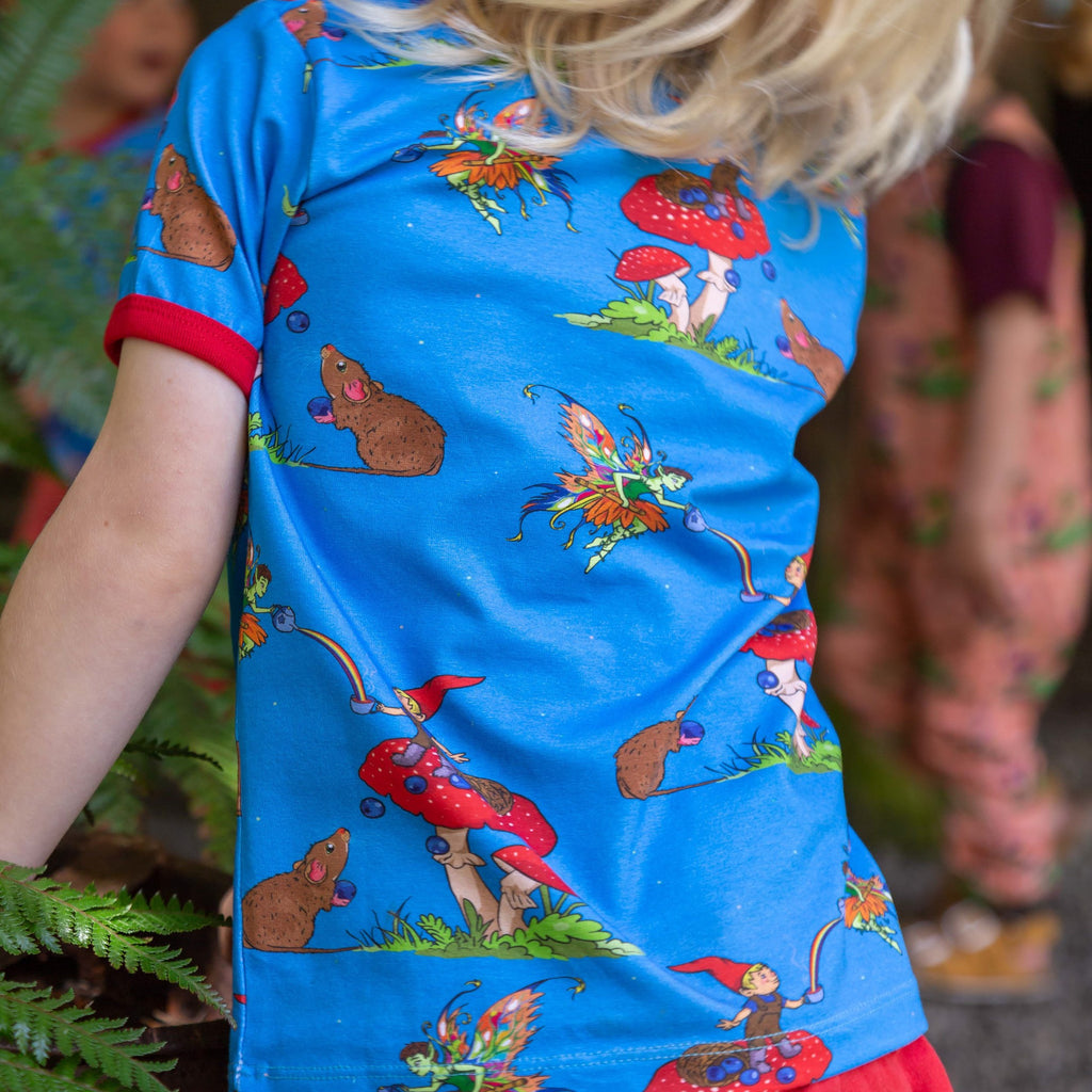 Basil the Curious Gnome | Tee