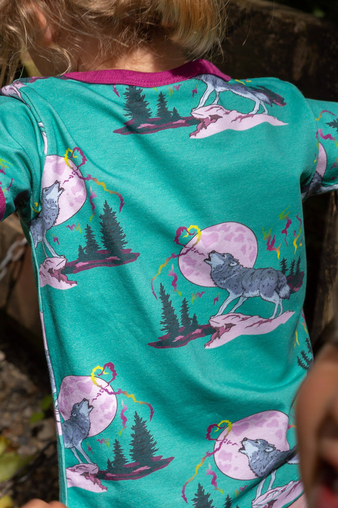 arctic wolf tee shirt