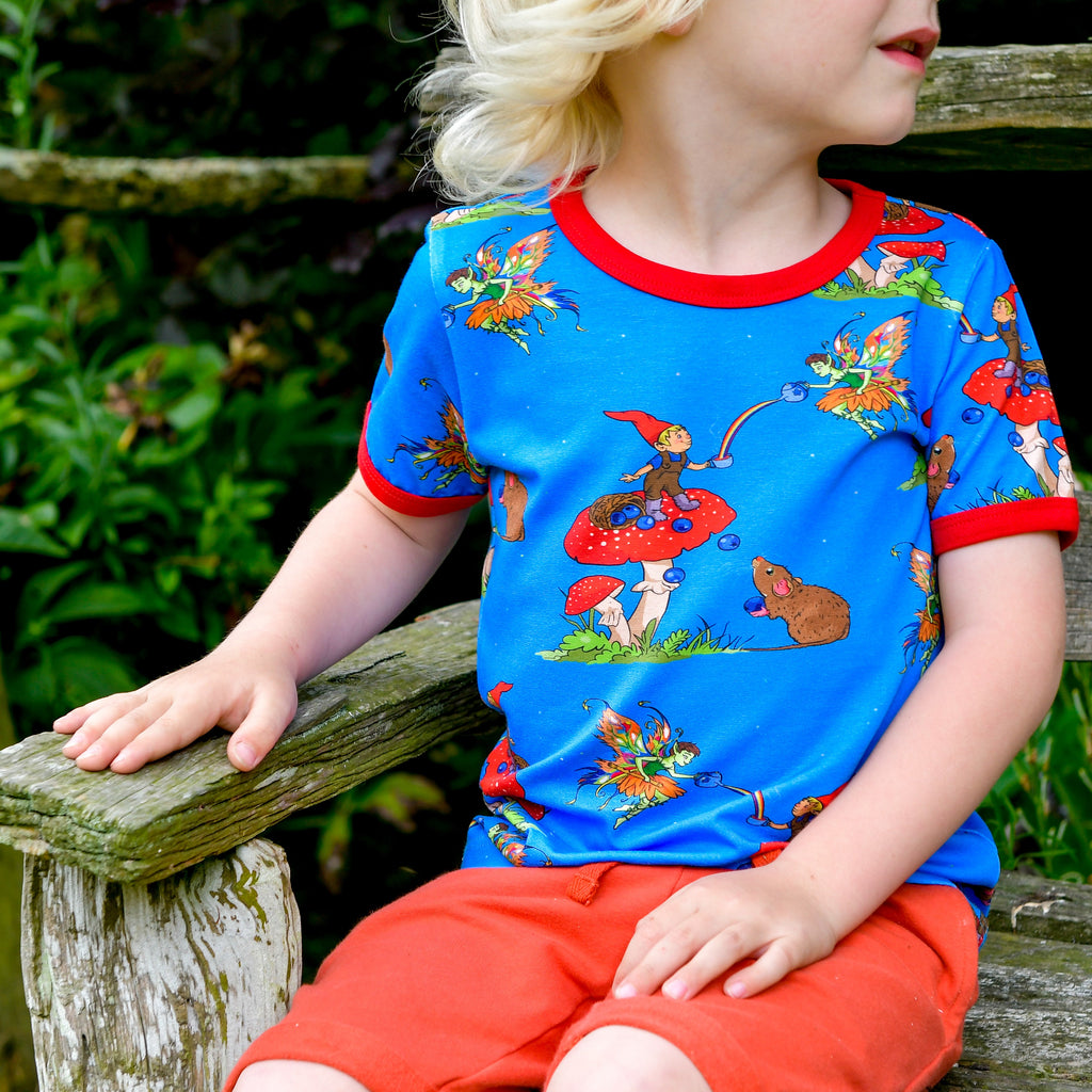 Basil the Curious Gnome | Tee