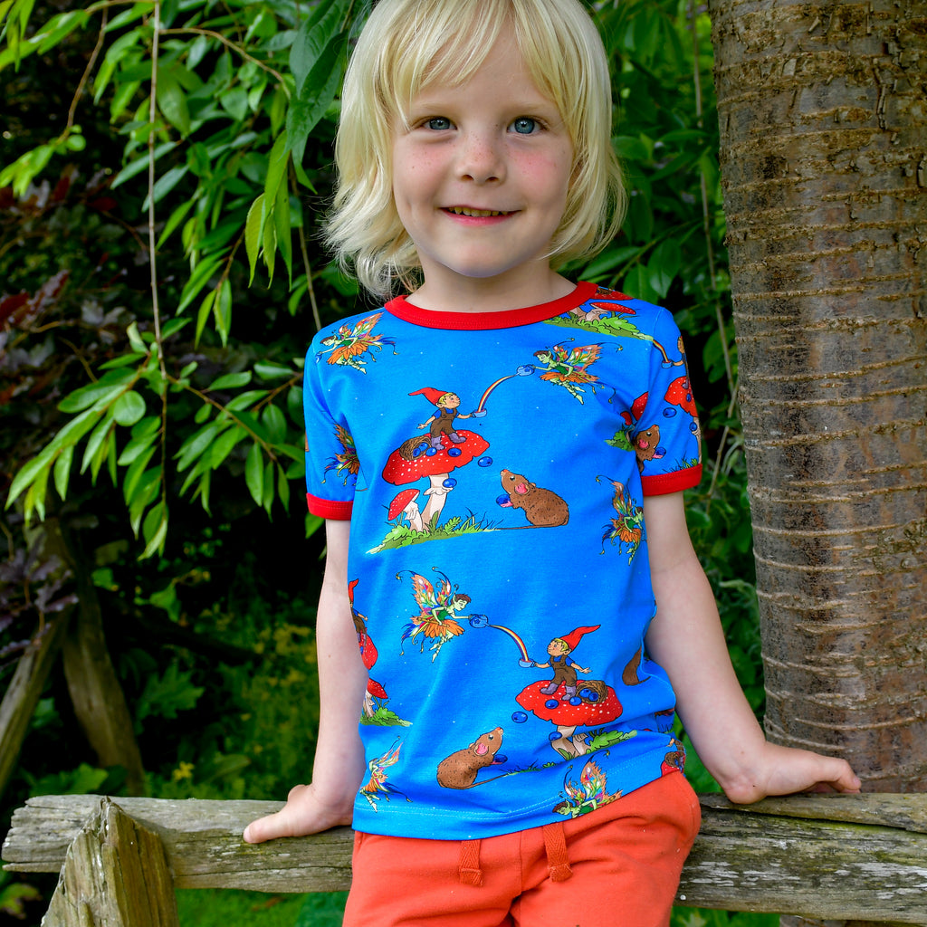 Basil the Curious Gnome | Tee