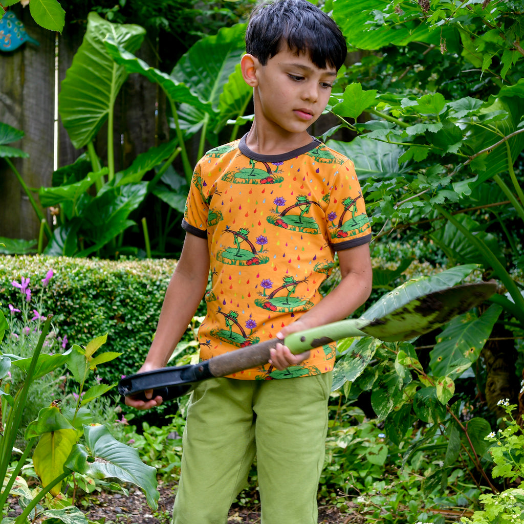 Rupert in the Rainbow Rain || Short Sleeve tee