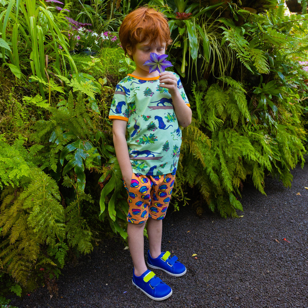 Flower Painting Panther | Tee