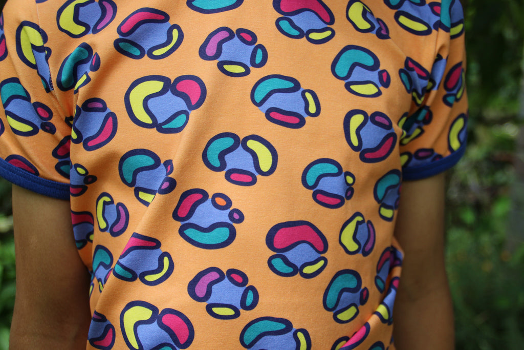 Rainbow Leopard Spots | Tee