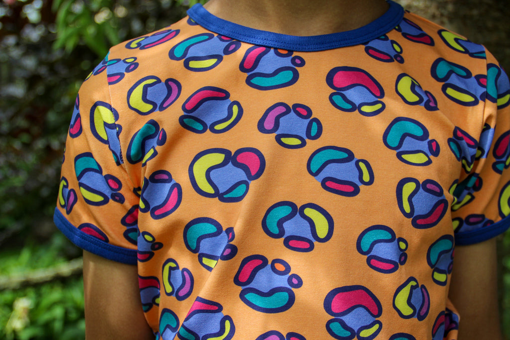 Rainbow Leopard Spots | Tee