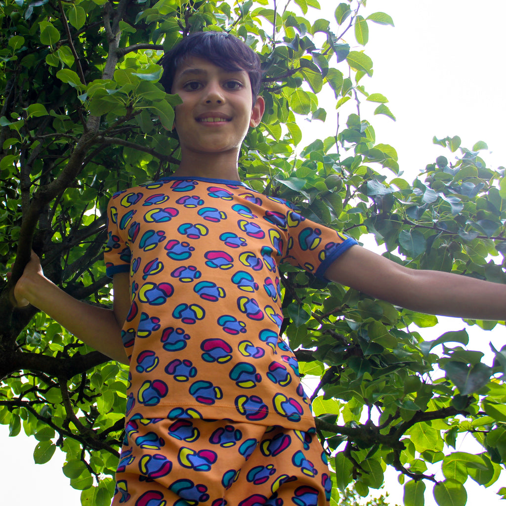 Rainbow Leopard Spots | Tee