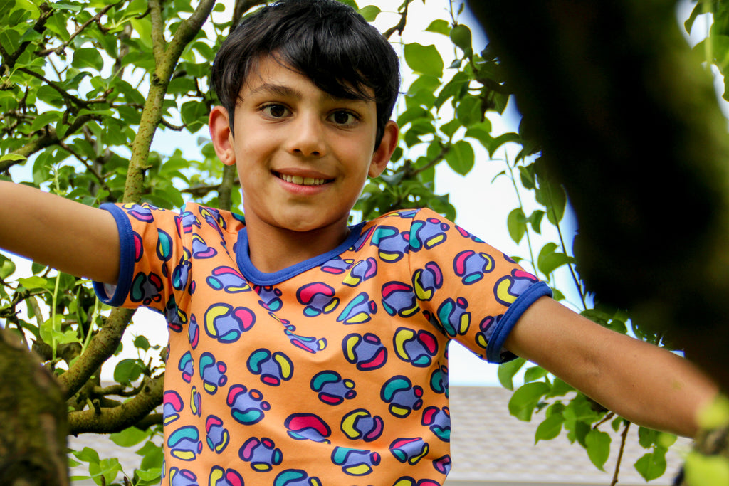 Rainbow Leopard Spots | Tee