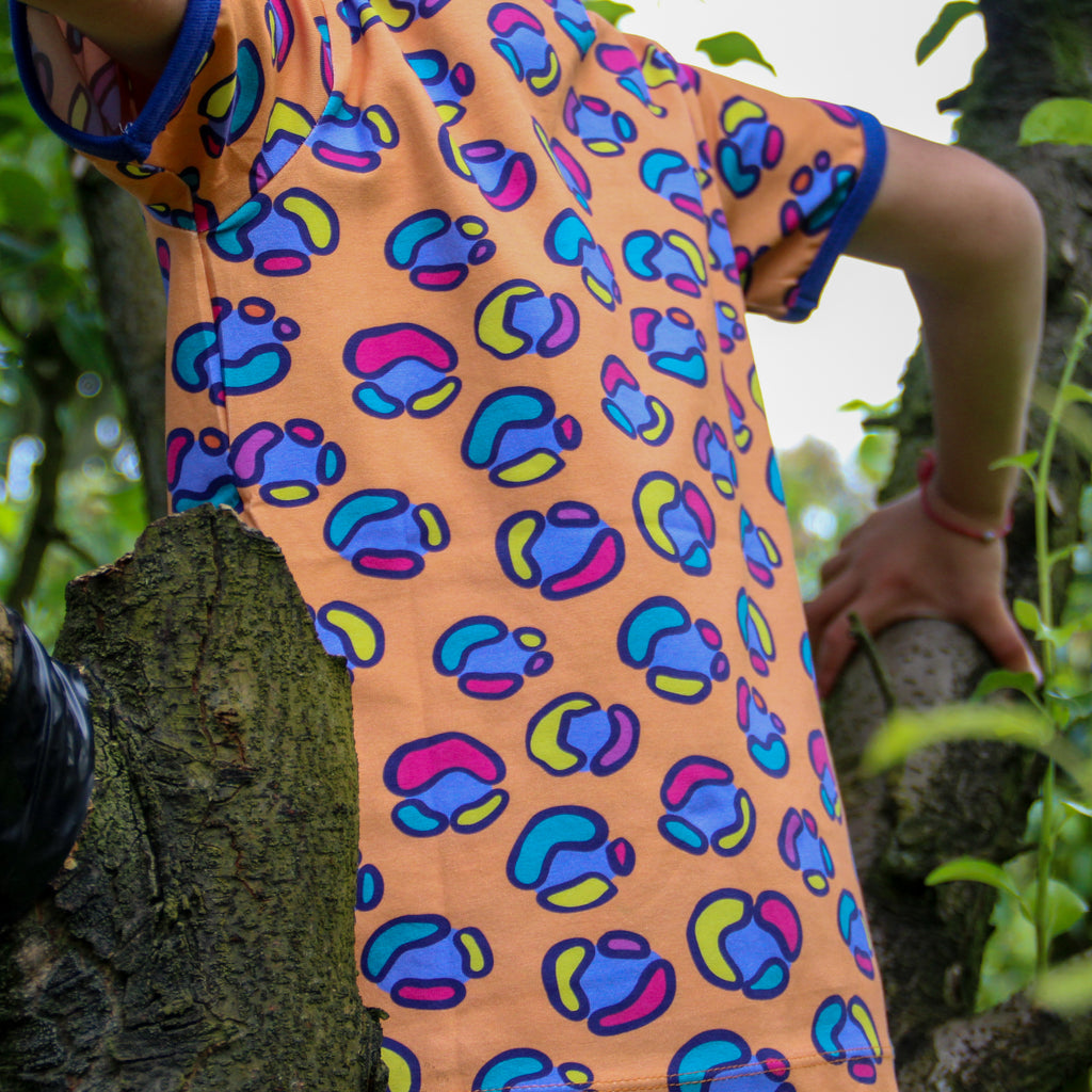 Rainbow Leopard Spots | Tee