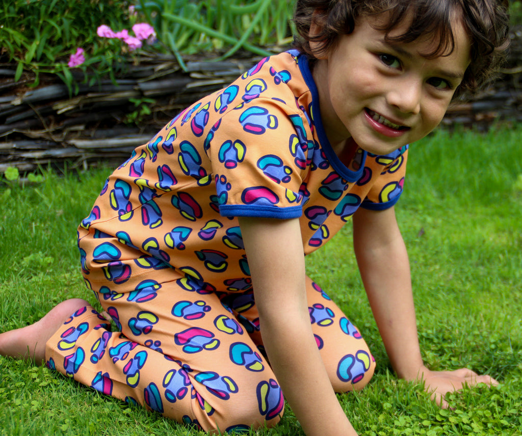 Rainbow Leopard Spots | Tee