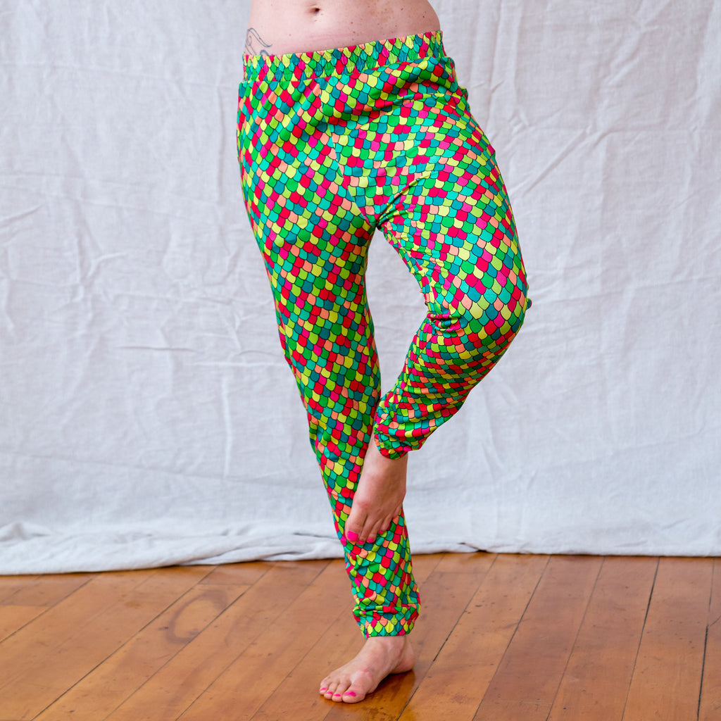 Rainbow Scales Pink Cosmos | Soft pant