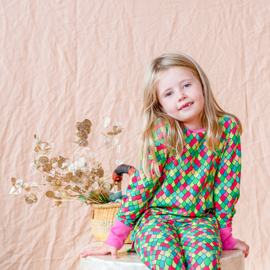 Rainbow scales pink cosmos | Long sleeve tee