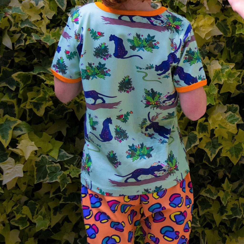 Flower Painting Panther | Tee